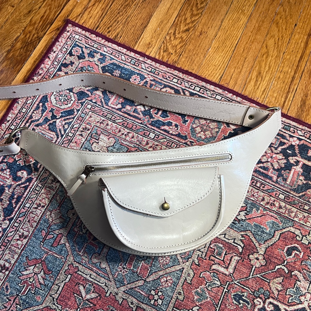 Banana Republic Cream Belt Bag